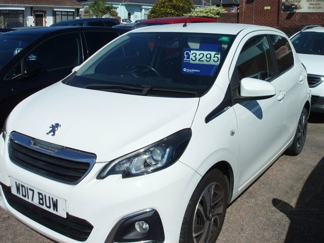 Peugeot 108 1.2 Puretech Allure Hatchback White