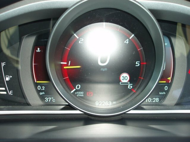 Volvo V40 1.6 D2 Se Red 1 Former Keeper 0 Tax Red #18