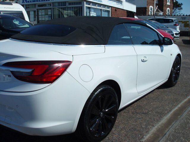 Vauxhall Cascada 2.0 Cdti Se Convertible White #6