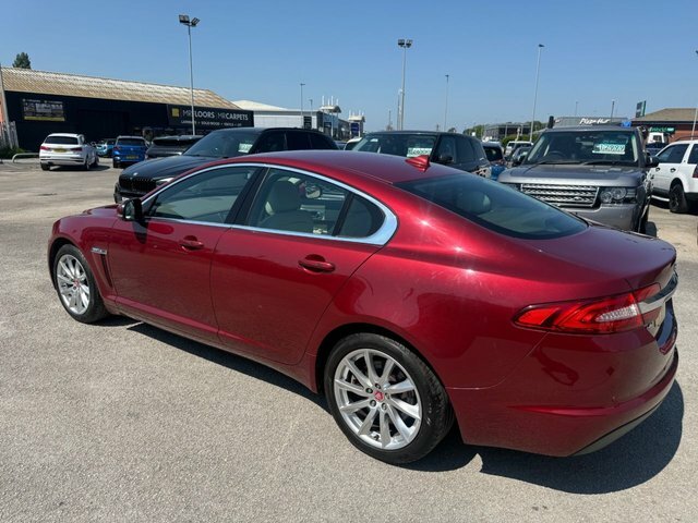 Jaguar XF Premium Luxury Saloon Red #4
