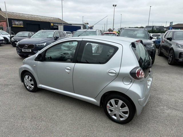 Toyota Aygo Vvt-i Ice Hatchback Silver #4