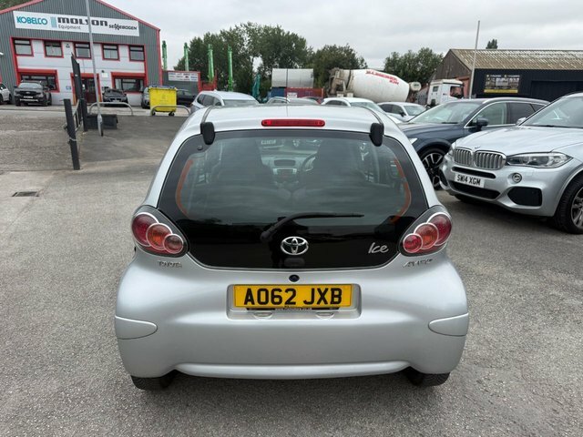 Toyota Aygo Vvt-i Ice Hatchback Silver #6