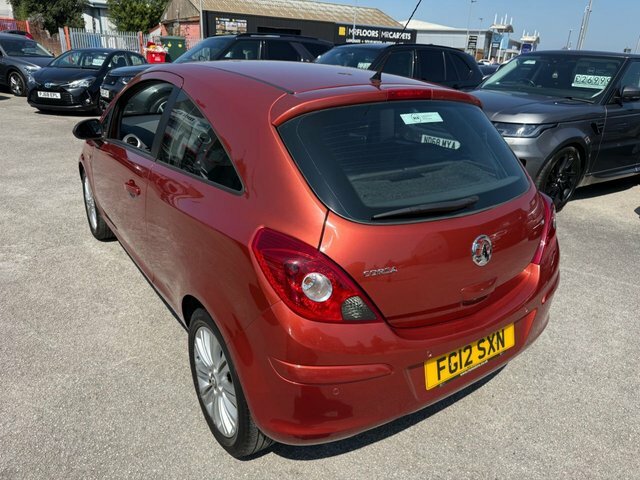 Vauxhall Corsa 16V Se Hatchback Orange #5