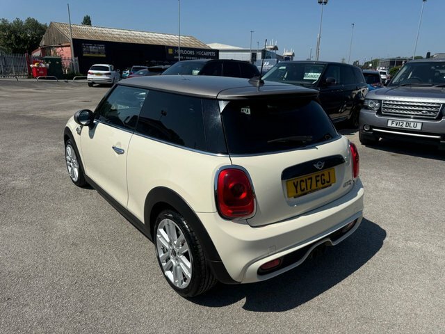 Mini Hatch Cooper S Seven Hatchback YC17FGJ White #4