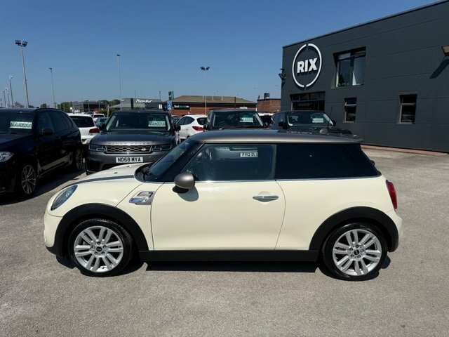Mini Hatch Cooper S Seven Hatchback YC17FGJ White #3