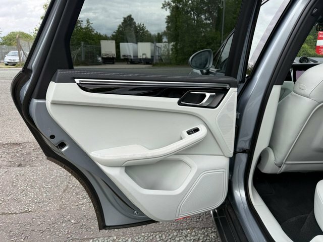 Porsche Macan 2.9T V6 S Suv Pdk 4Wd Euro 6 Ss 380 White #44