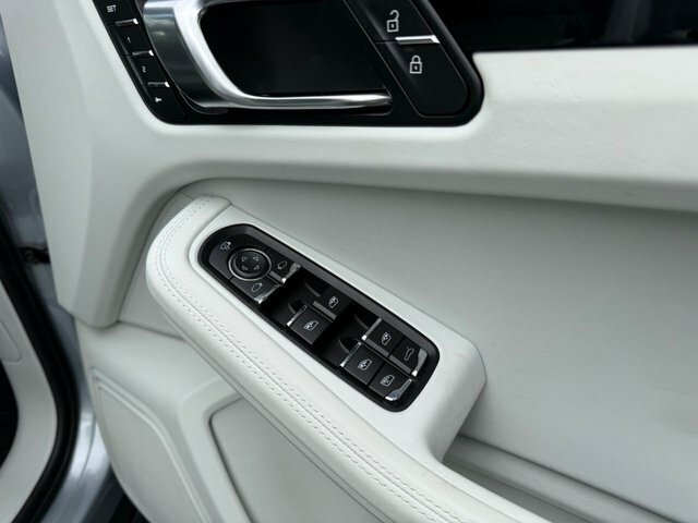 Porsche Macan 2.9T V6 S Suv Pdk 4Wd Euro 6 Ss 380 White #25