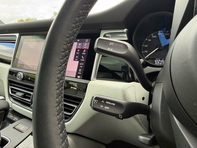 Porsche Macan 2.9T V6 S Suv Pdk 4Wd Euro 6 Ss 380 White #26