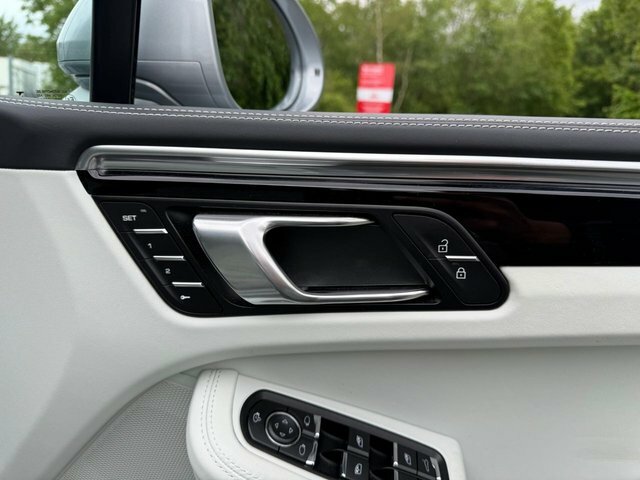 Porsche Macan 2.9T V6 S Suv Pdk 4Wd Euro 6 Ss 380 White #23