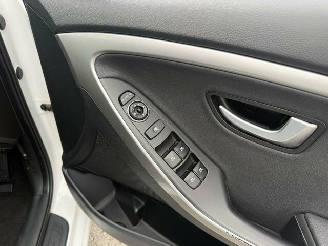 Hyundai I30 Se Red #18