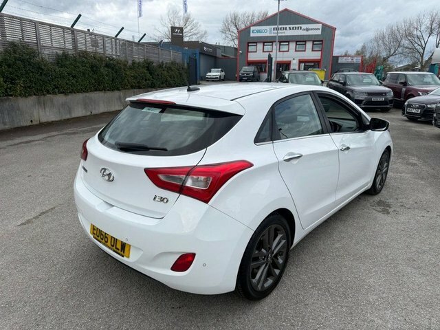 Hyundai I30 Se Red #9