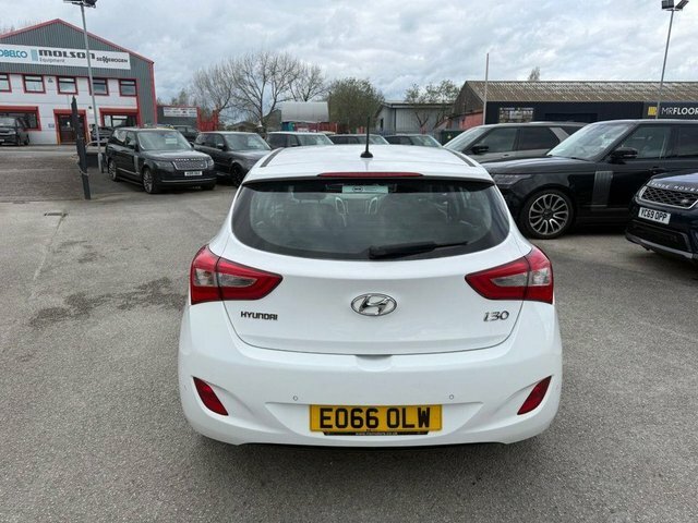 Hyundai I30 Se Red #7