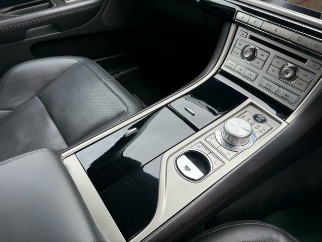 Jaguar XF V6 Luxury Red #23
