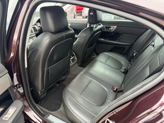 Jaguar XF V6 Luxury Red #27