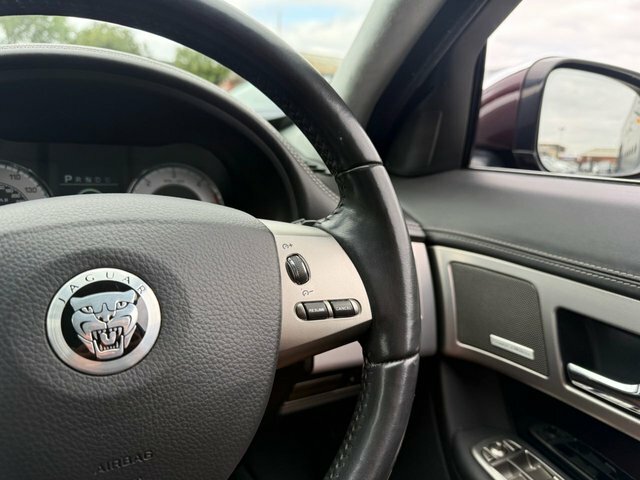 Jaguar XF V6 Luxury Red #16