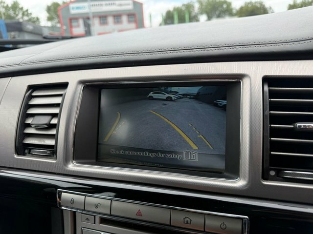 Jaguar XF V6 Luxury Red #20