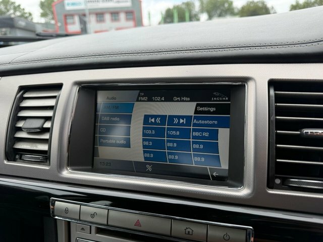 Jaguar XF V6 Luxury Red #18