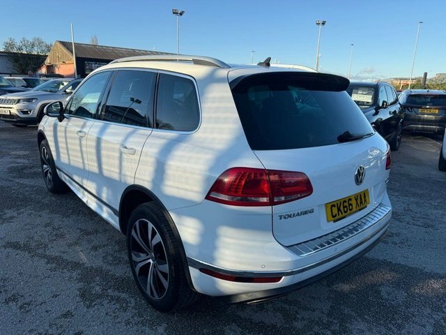 Volkswagen Touareg Tdi V6 Bluemotion Tech White #3
