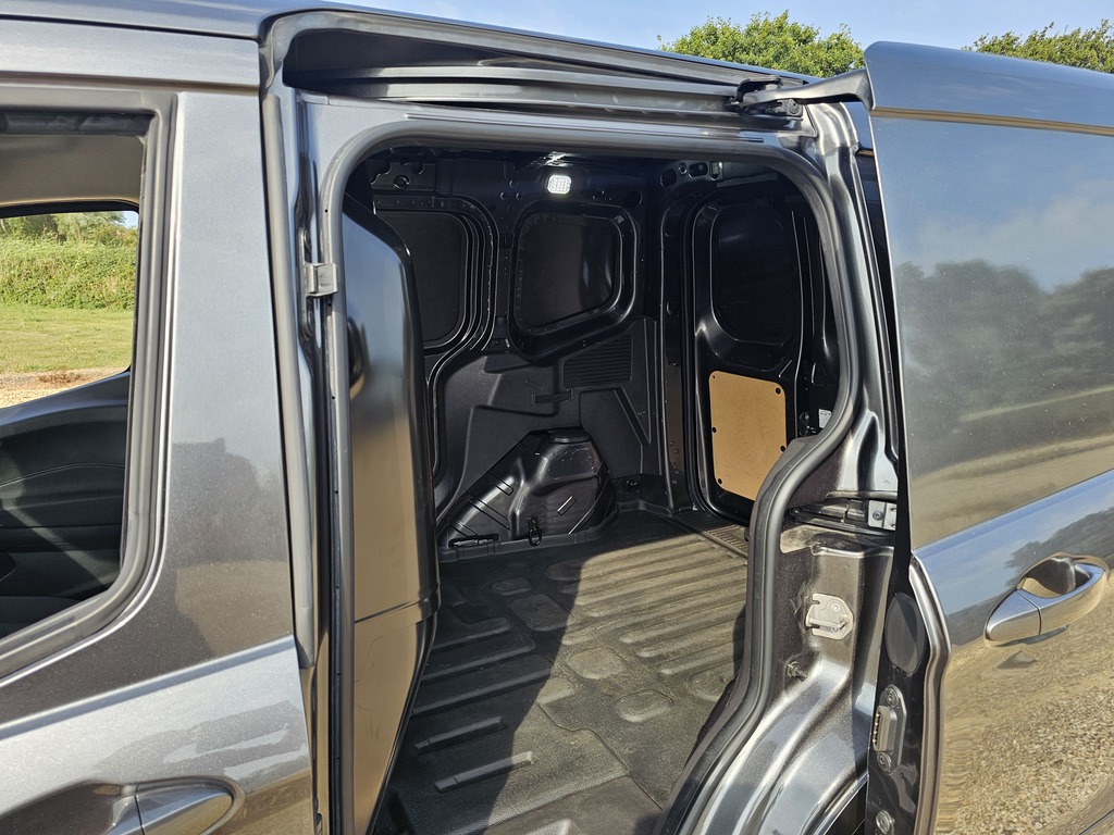 Ford Transit Courier Limited Grey #5