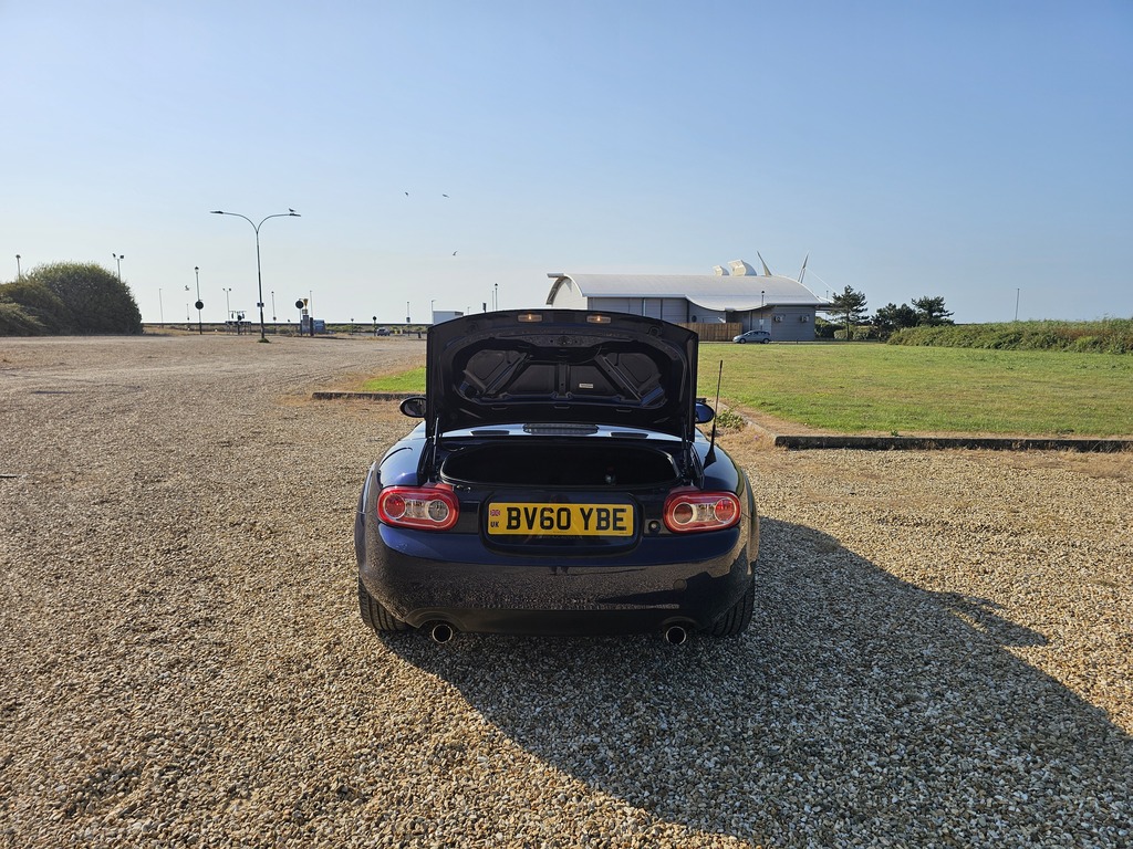 Mazda MX-5 2.0I Sport Tech Convertible Euro Red #7
