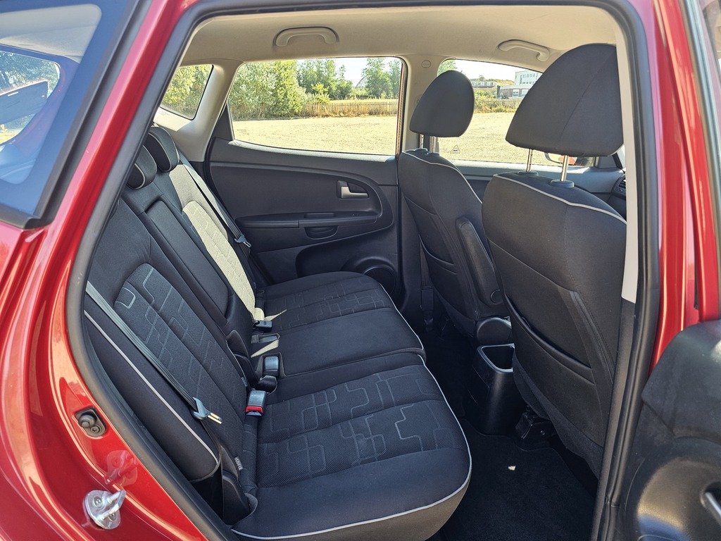 Kia Venga 1.6 4 Euro 6 Ss Red #8