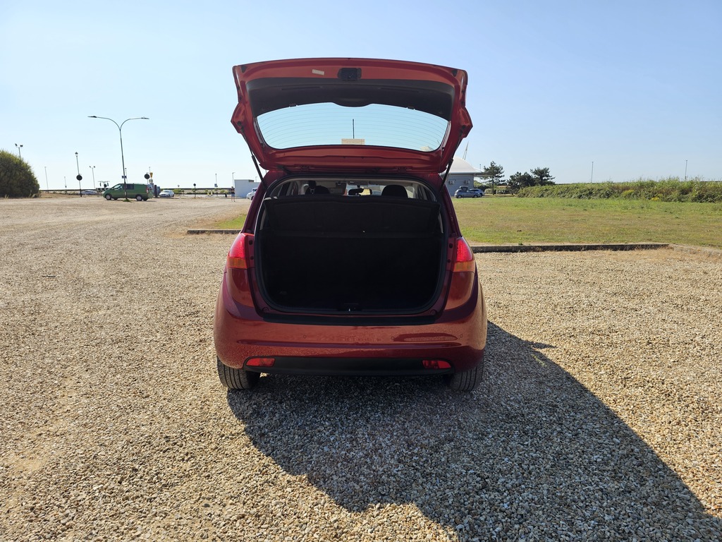 Kia Venga 2 Crdi Red #6