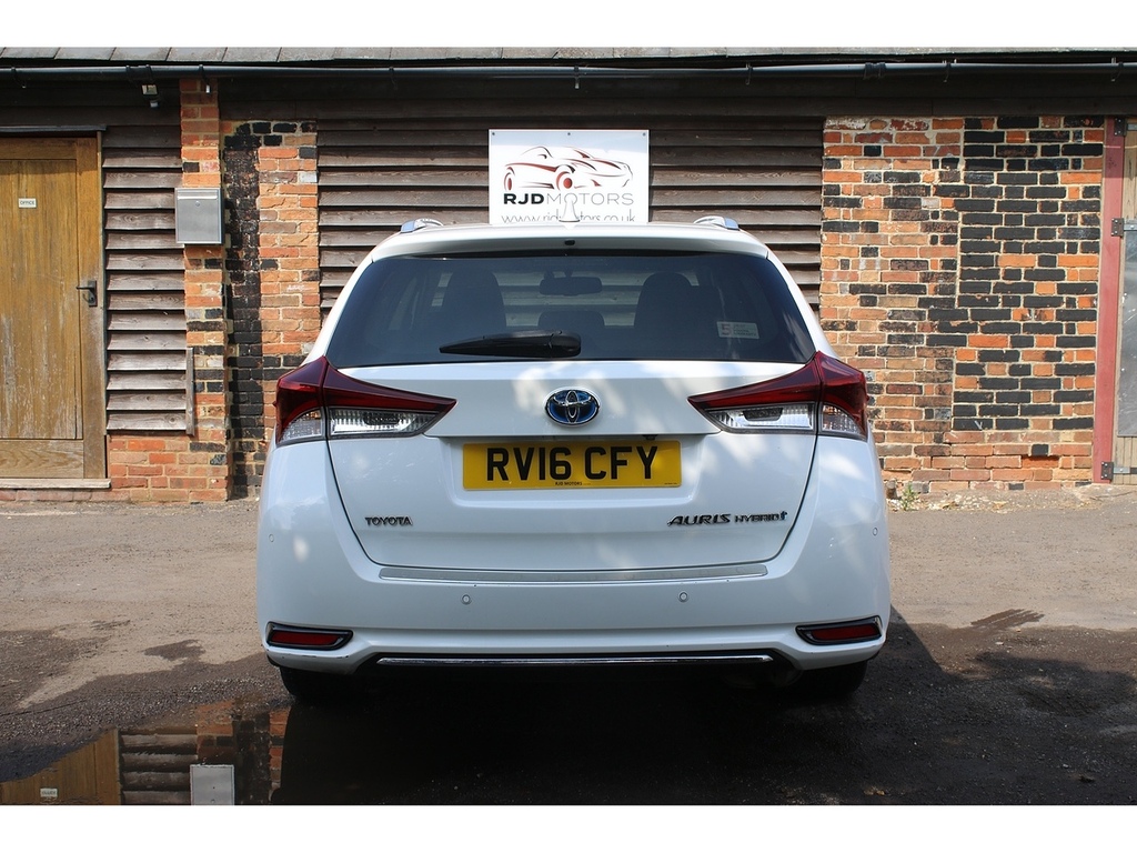 Toyota Auris Vvt-h Excel U360 Ulez RV16CFY White #3