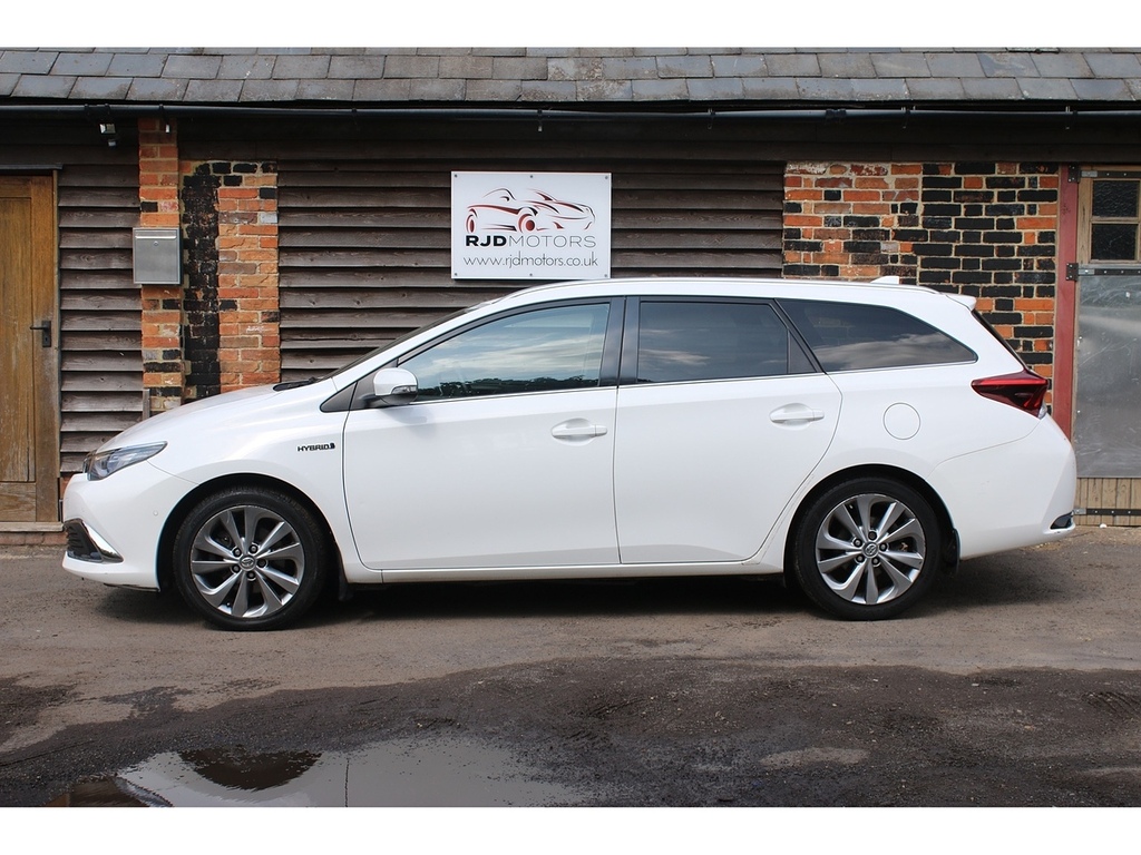 Toyota Auris Vvt-h Excel U360 Ulez RV16CFY White #5