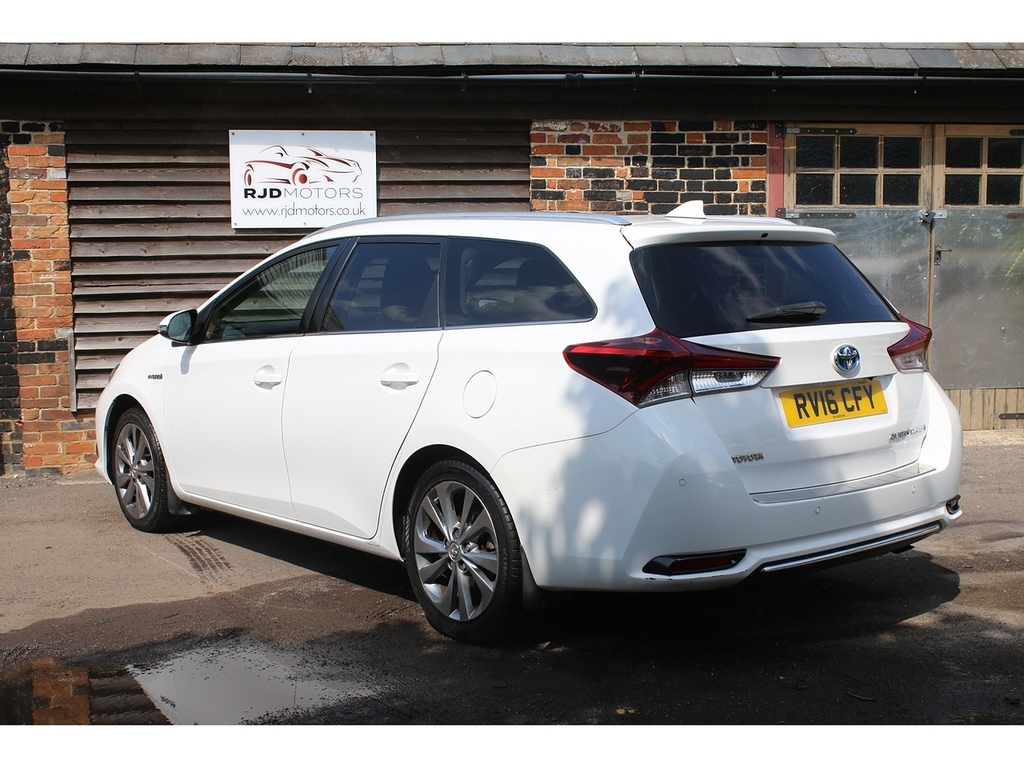 Toyota Auris Vvt-h Excel U360 Ulez RV16CFY White #4