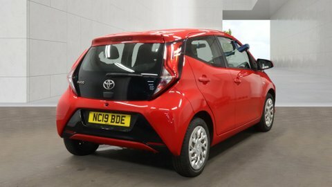 Toyota Aygo Vvt-i X-play Red #6
