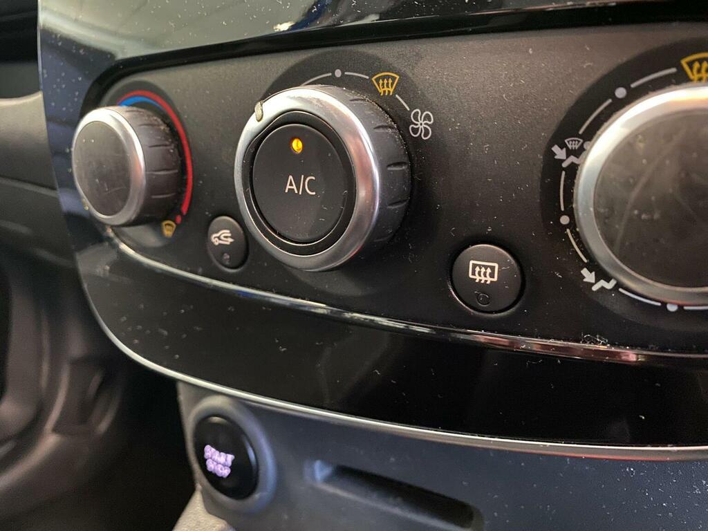 Renault Clio 0.9 Tce Dynamique Nav Hatchback #21