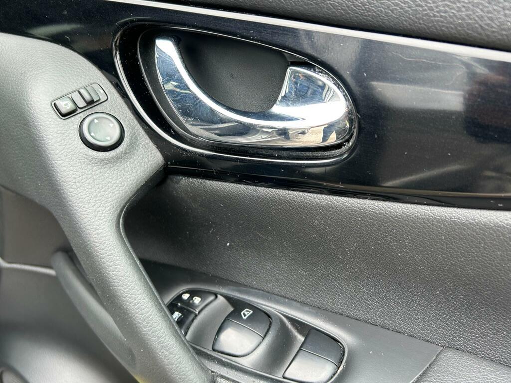 Nissan Qashqai 1.6 N-connecta Dig-t 163 Bhp Black #28