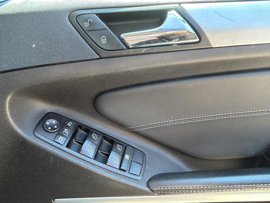 Mercedes-Benz M Class Black #31
