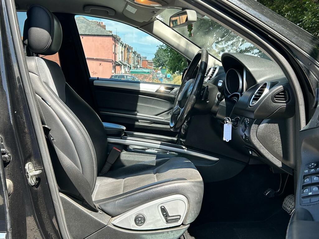 Mercedes-Benz M Class Black #16