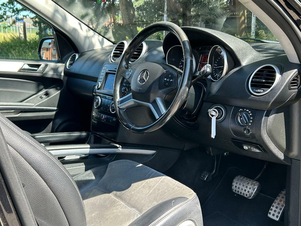 Mercedes-Benz M Class Black #12