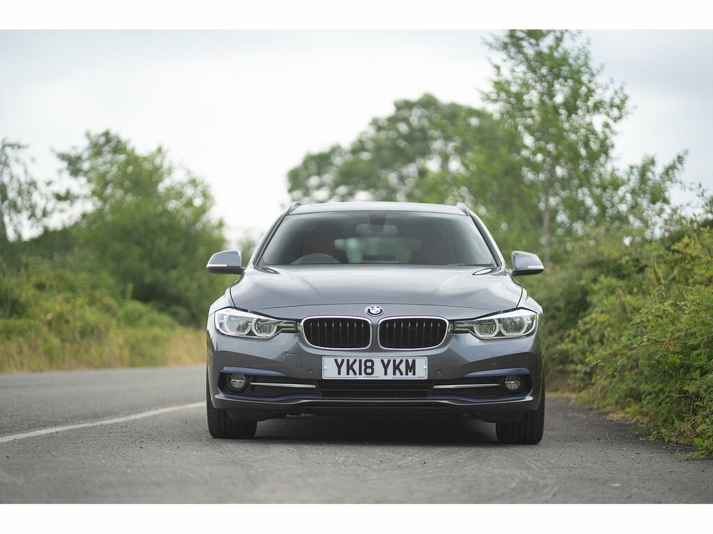 BMW 3 Series 318D Sport YK18YKM Grey #4