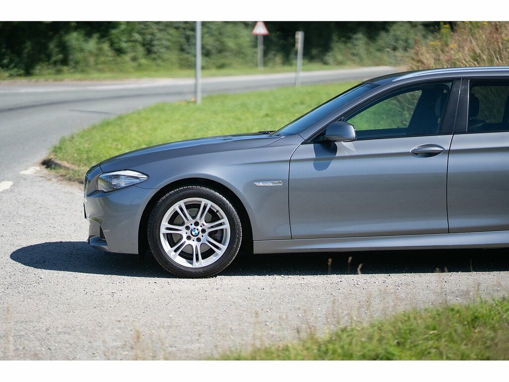 BMW 5 Series 520D M Sport Grey #4