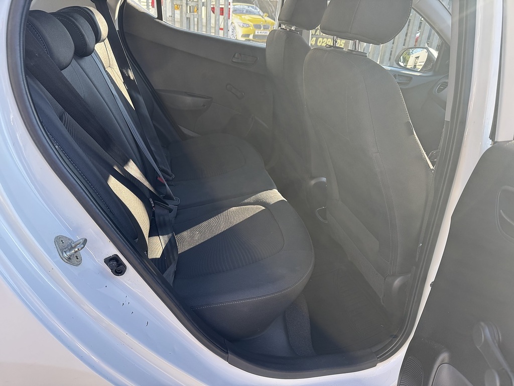 Hyundai I10 S WJ69GYT White #6