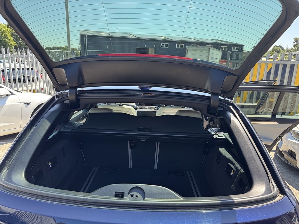 BMW 5 Series 530D M Sport Blue #4