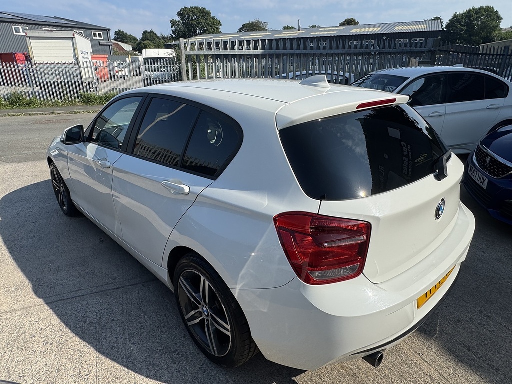 BMW 1 Series 118D Sport White #2