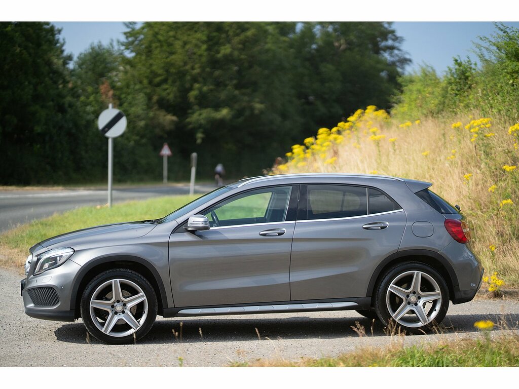 Mercedes-Benz GLA Class Gla220d Amg Line Grey #2