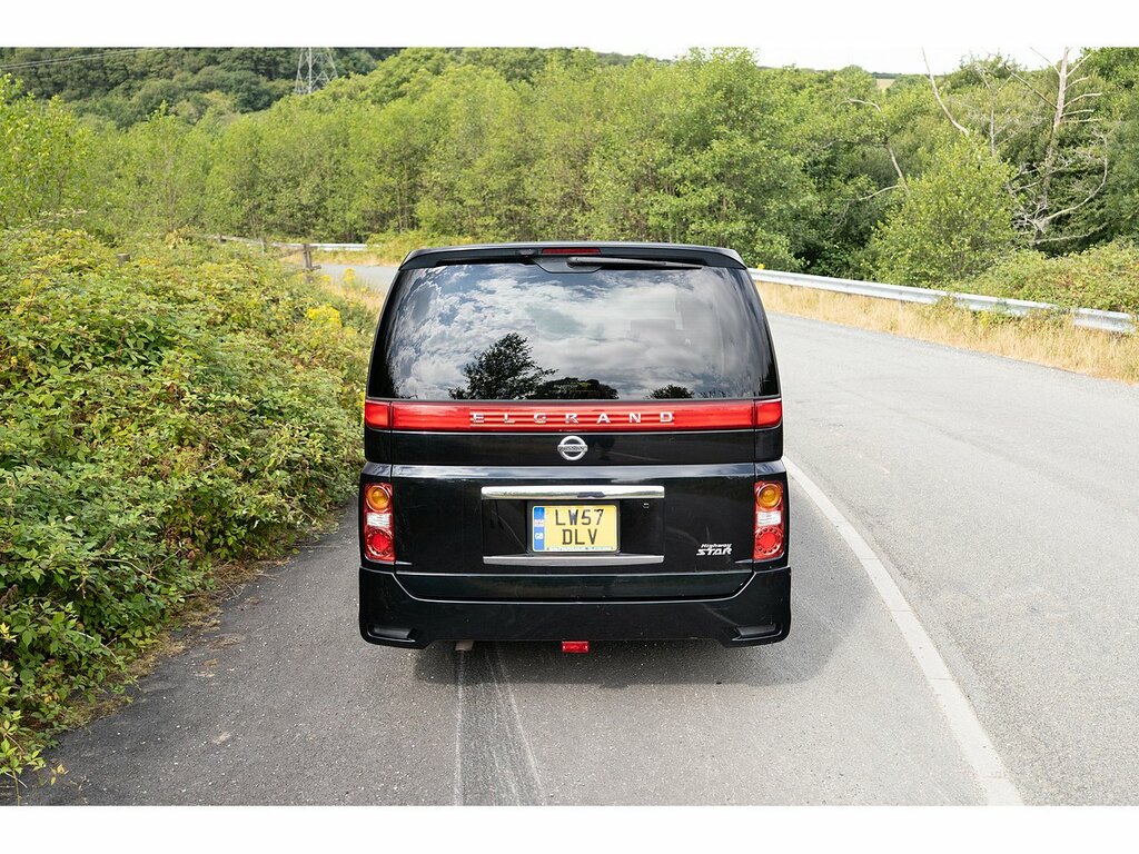 Nissan Elgrand   #27