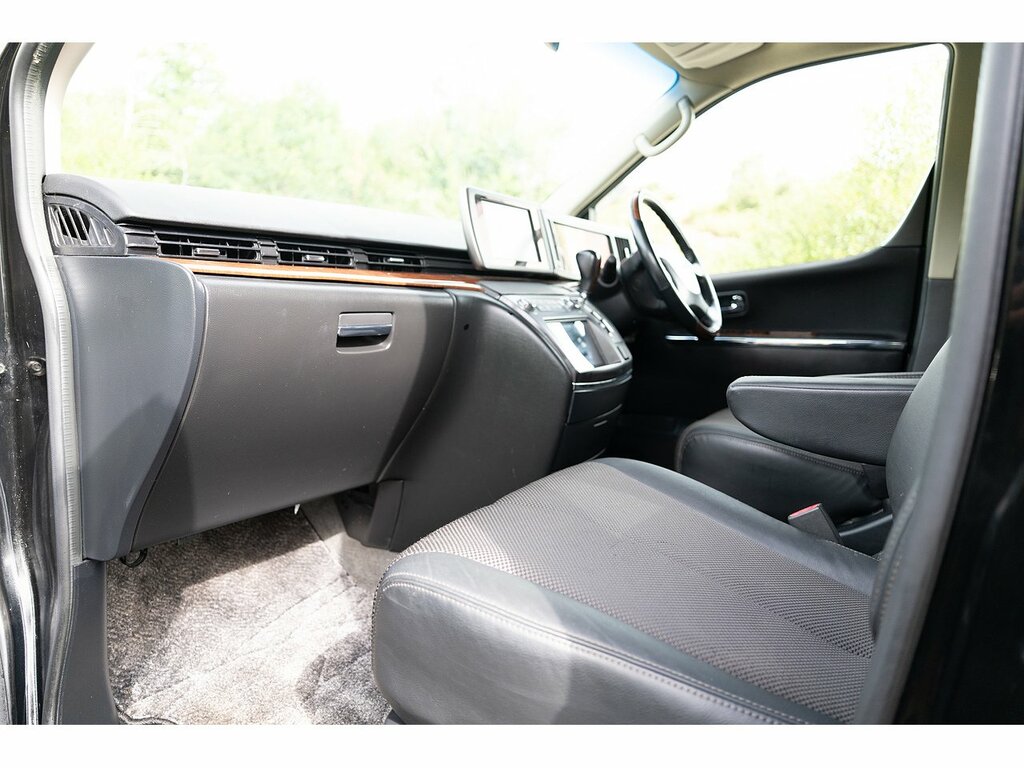 Nissan Elgrand   #9