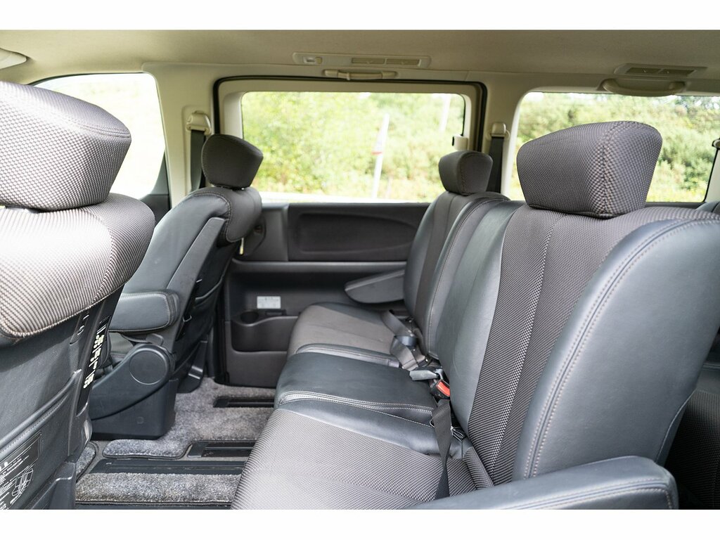 Nissan Elgrand   #13