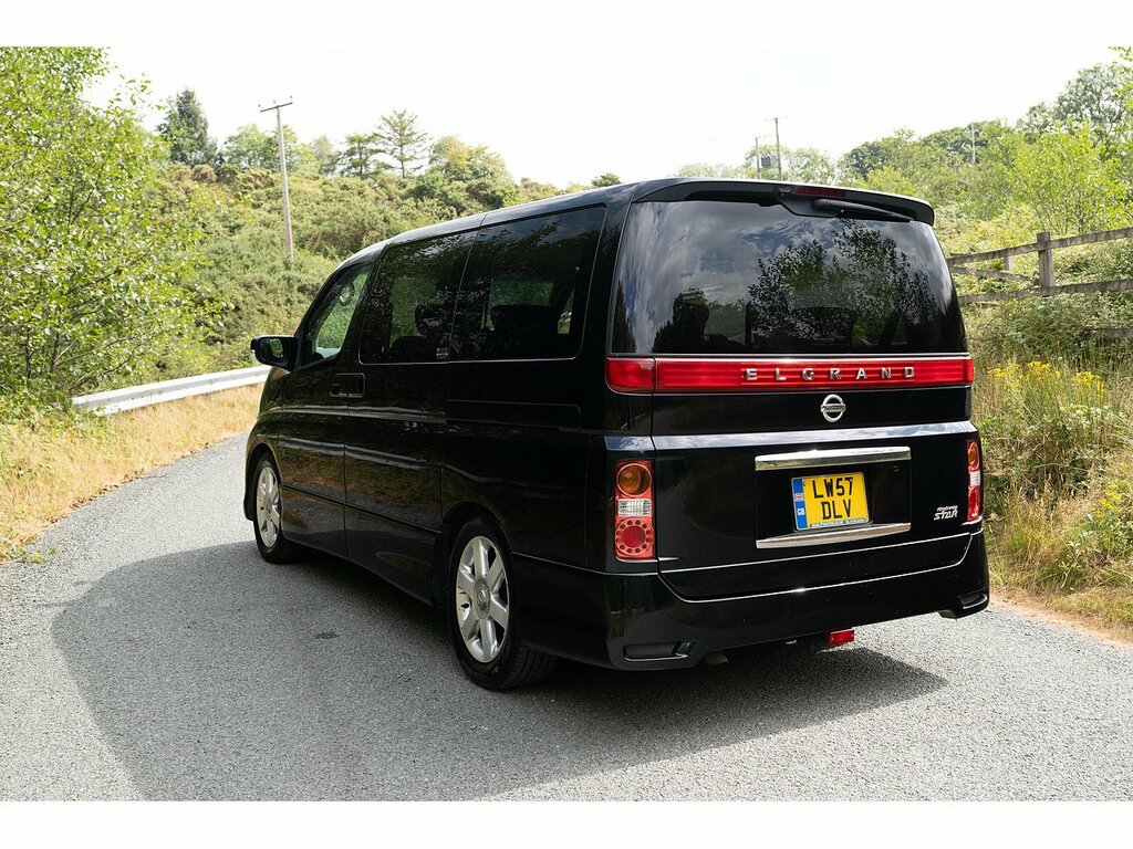 Nissan Elgrand   #32