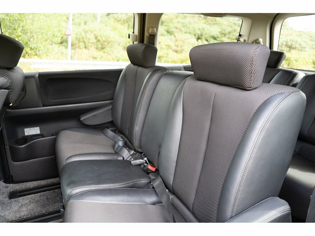 Nissan Elgrand   #12