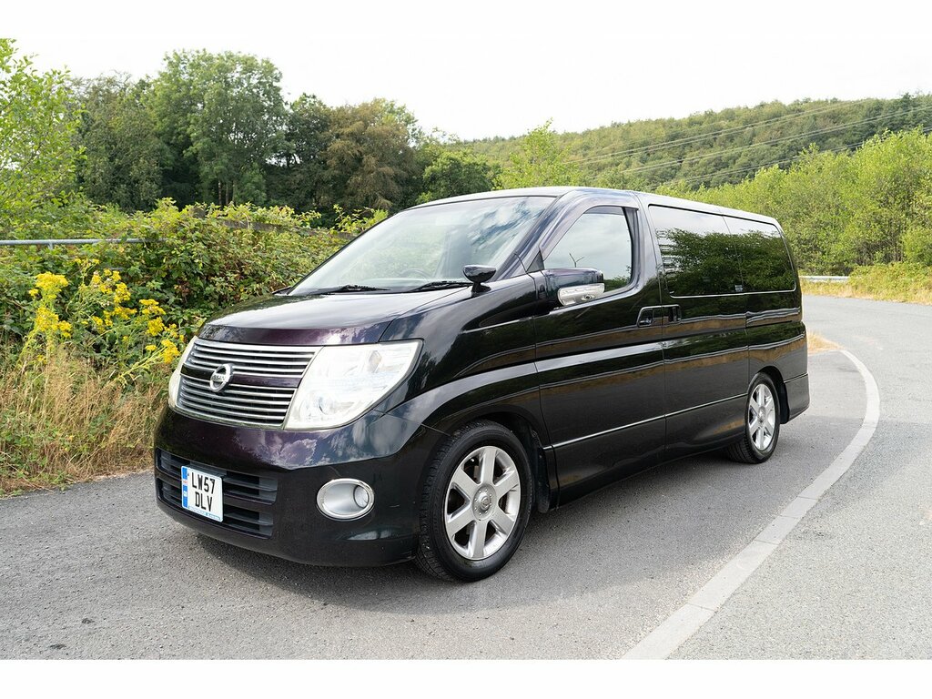Nissan Elgrand Highway Star Black