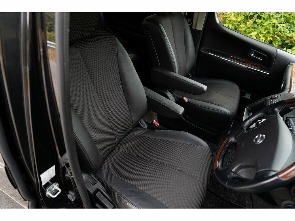 Nissan Elgrand   #17