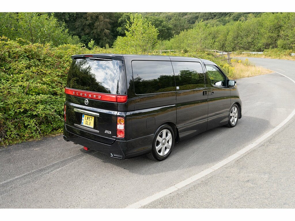 Nissan Elgrand   #26