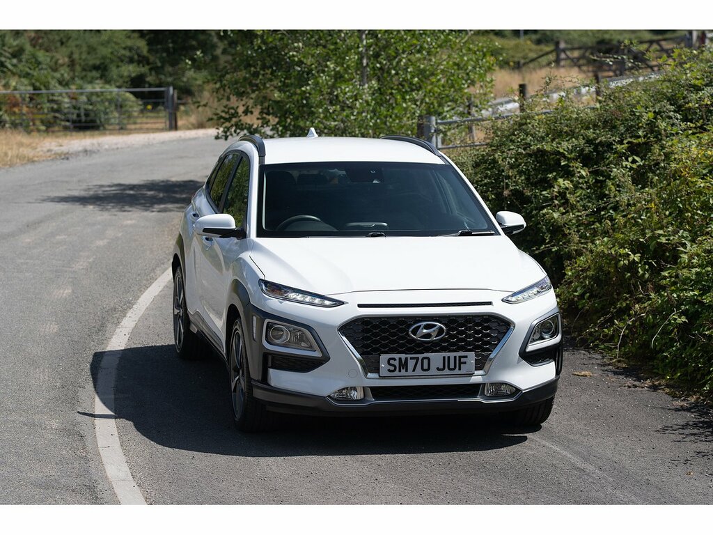 Hyundai Kona T-gdi Premium White #6